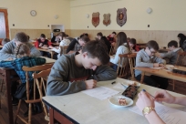 Uczniowie podczas testów